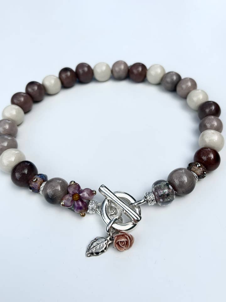 Halsband Ros från svunna tider för wholesale av Onitscha Bijoux