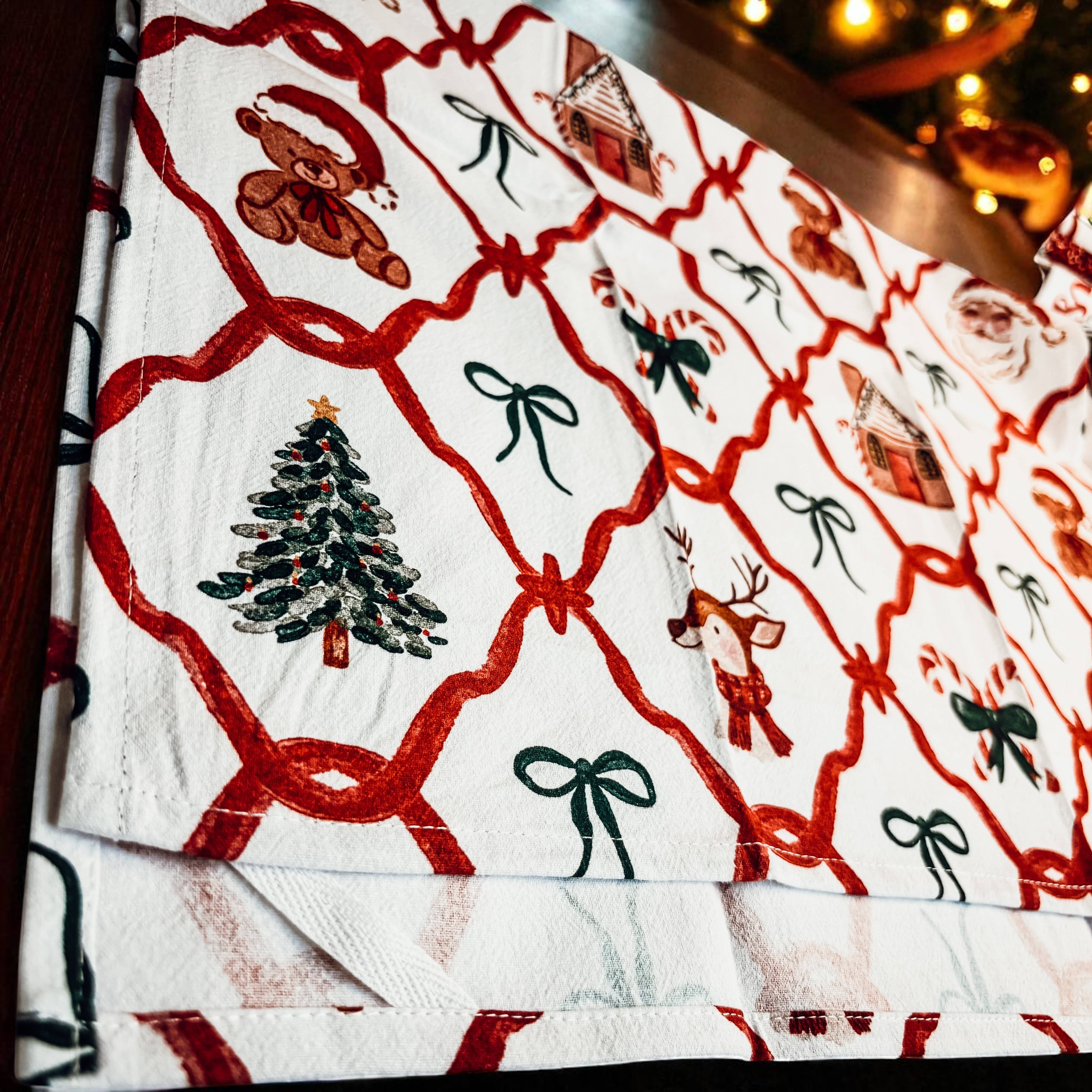 Gia Roma - Wholesale Tea Towel - Vintage Santa Holiday Kitchen Towel & Decor | Pink Christmas42