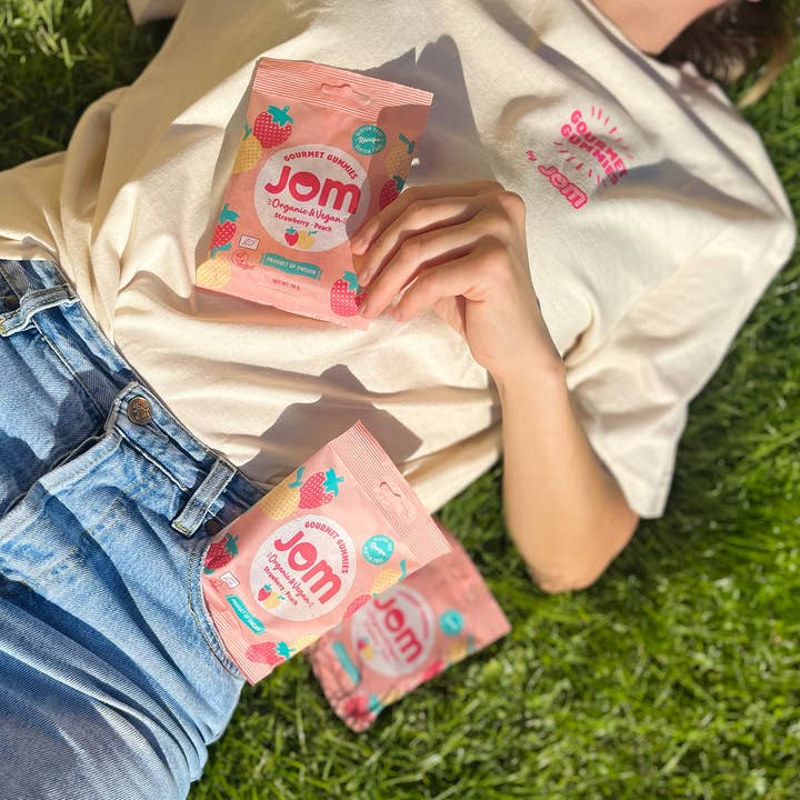 Organic and Vegan Swedish Strawberry & Peach Gummies and other Purchase Wholesale sverige. Free Returns & Net 60 Terms on Faire trending on Faire.