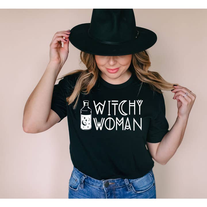 "Witchy Woman" T-shirt - Unisex T-shirt för wholesale av Beautifully Unique® Bootique