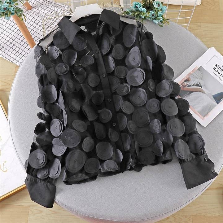 FurDecoration – wholesale Tröja med knappar – Dam – Stilren 3D-blus i blommig organza