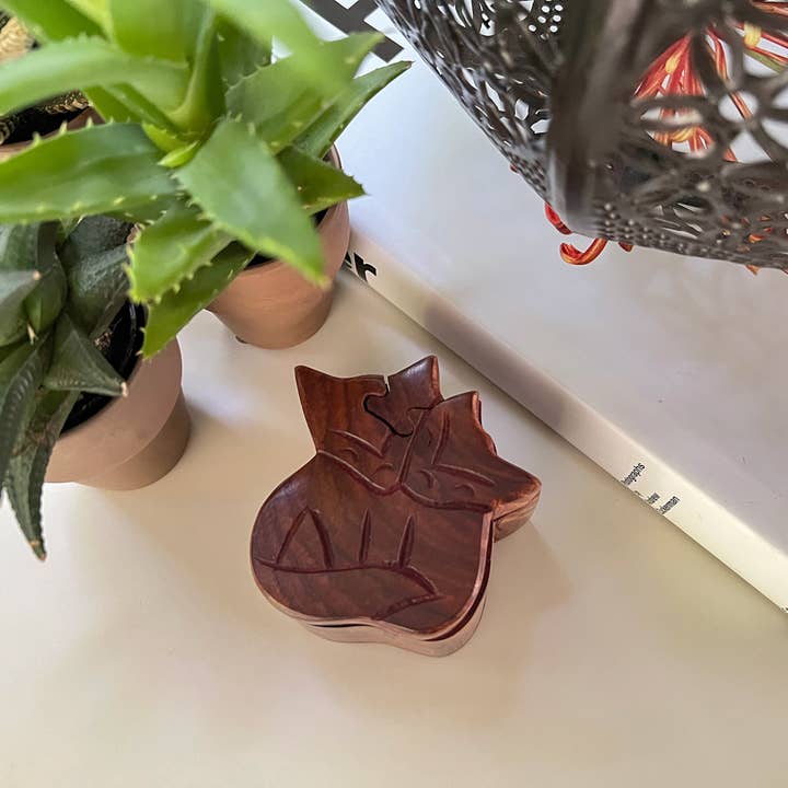 Global Crafts – wholesale Decorative box – Sheesham Wood Carved Fox Puzzle Box4
