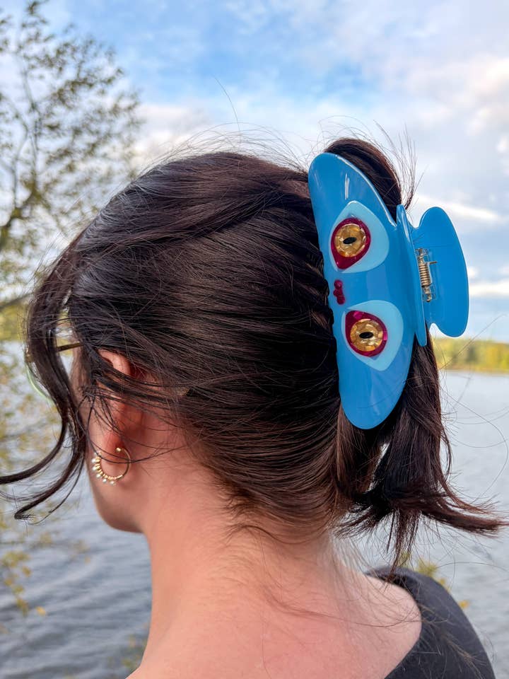 Pince à cheveux en forme de griffe de tigre | Accessoire pour cheveux pour la vente par Blissfully Bookish Company