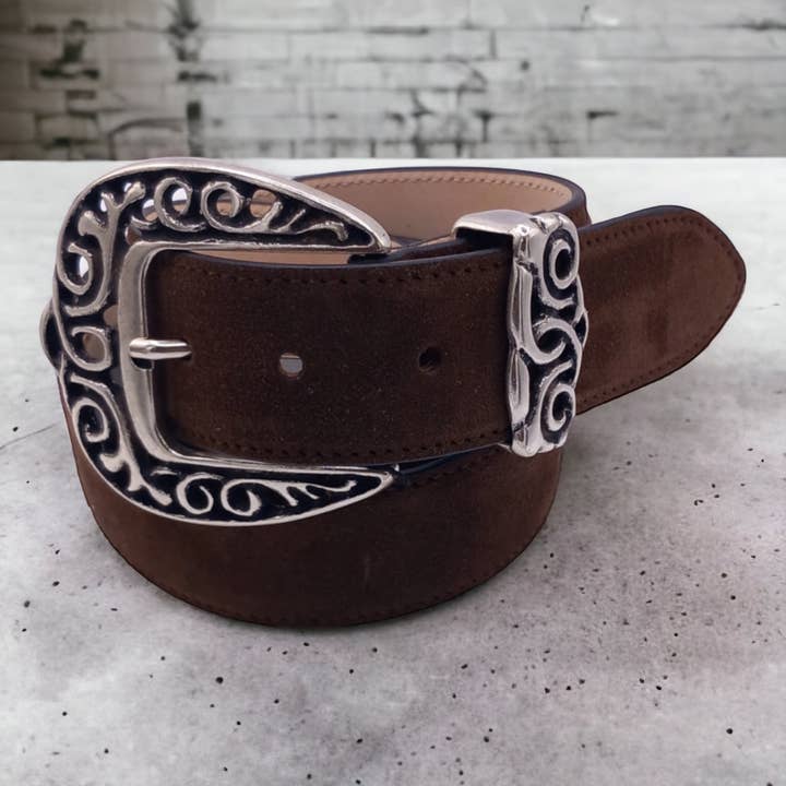 Cintura in suede colore cioccolato per la vendita all'ingrosso da parte di Brunocenere