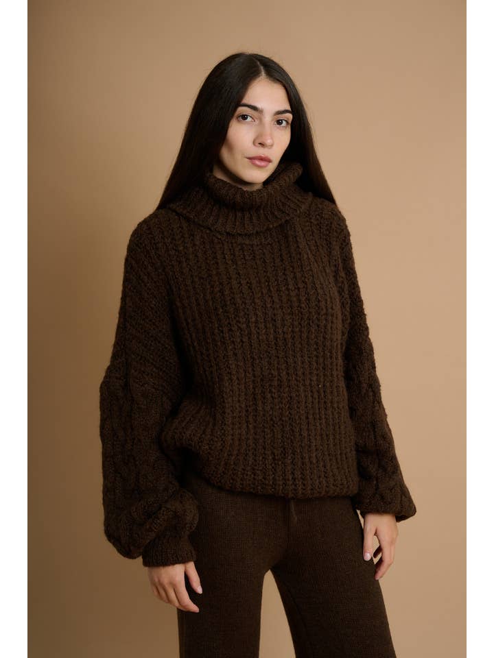 AMELÉ - Wholesale Knit Sweater - Women's - Soft turtleneck oversized sweater5