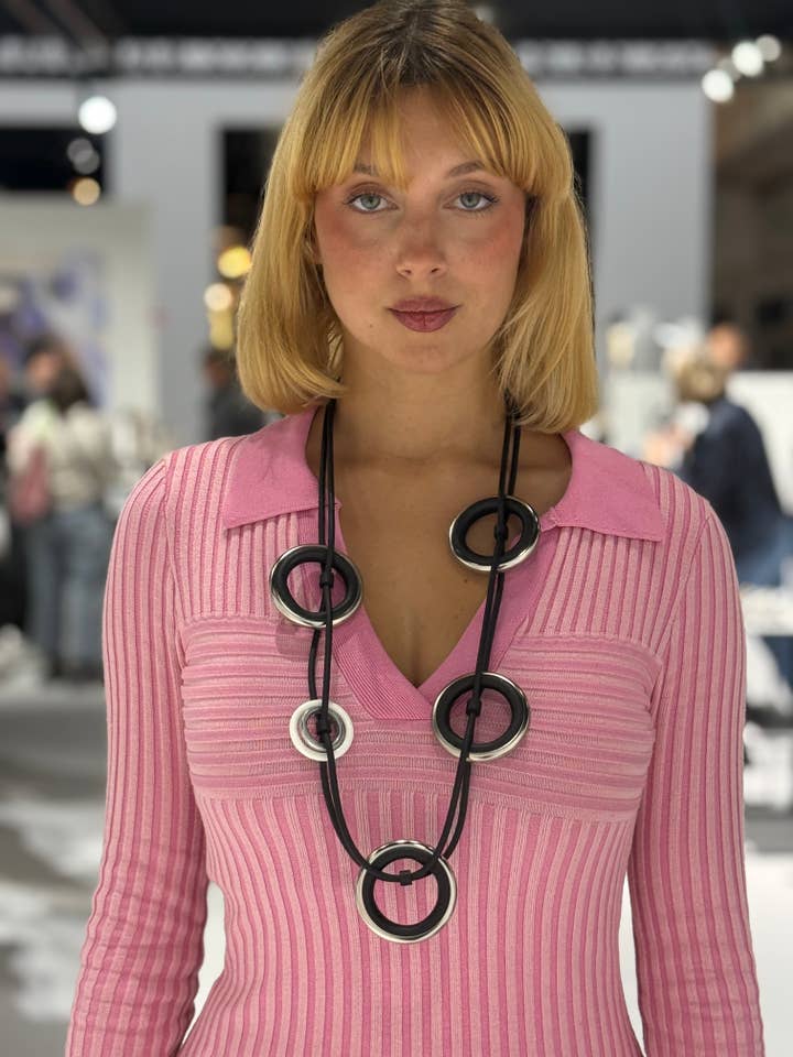 Collana in metallo O per la vendita all'ingrosso da parte di Samuel Coraux