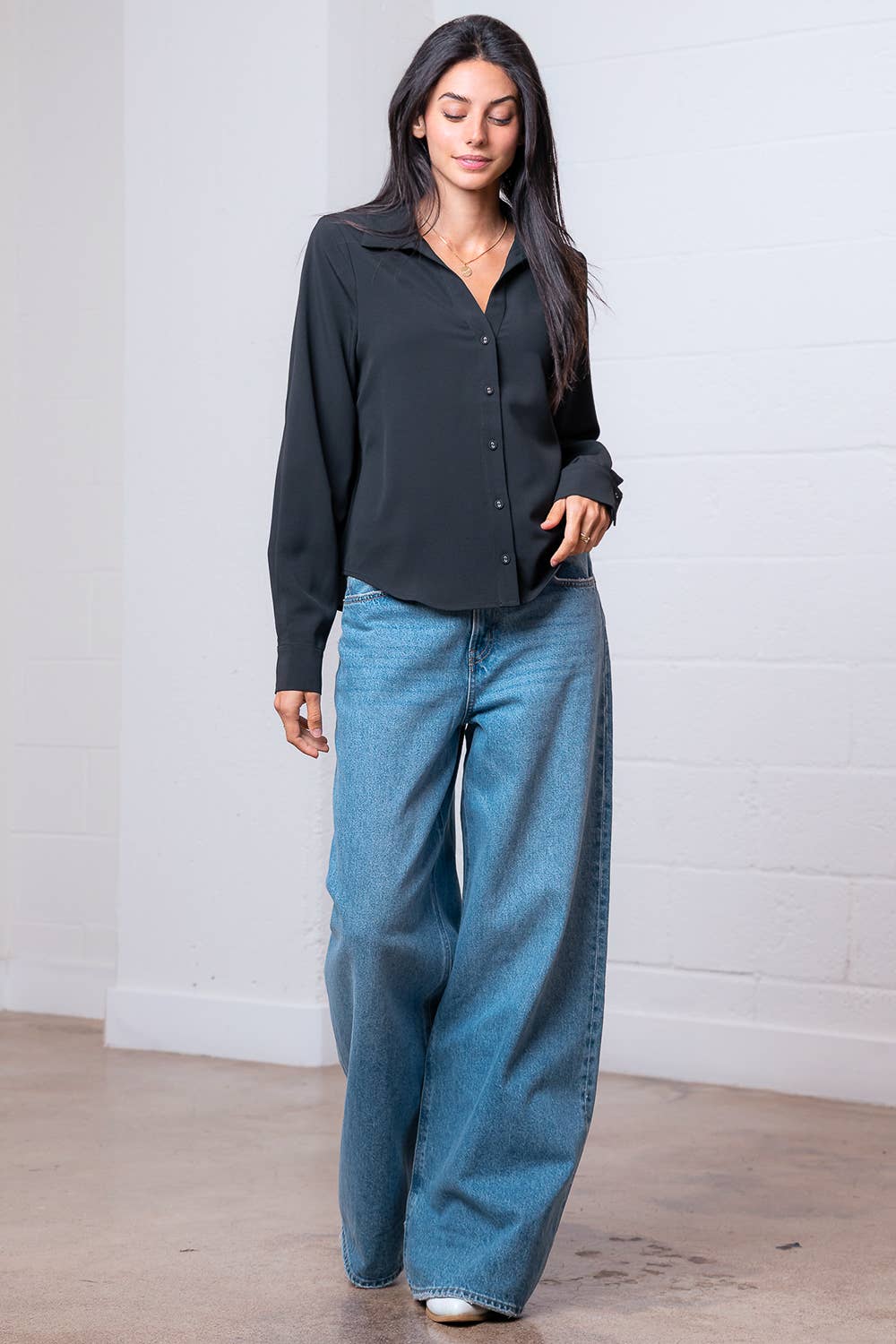 Taelynn - Wholesale Button Down Shirt - Women's - ST88298T-LONG SLEEVE BUTTON DOWN V-NECK SOLID SHIRT5