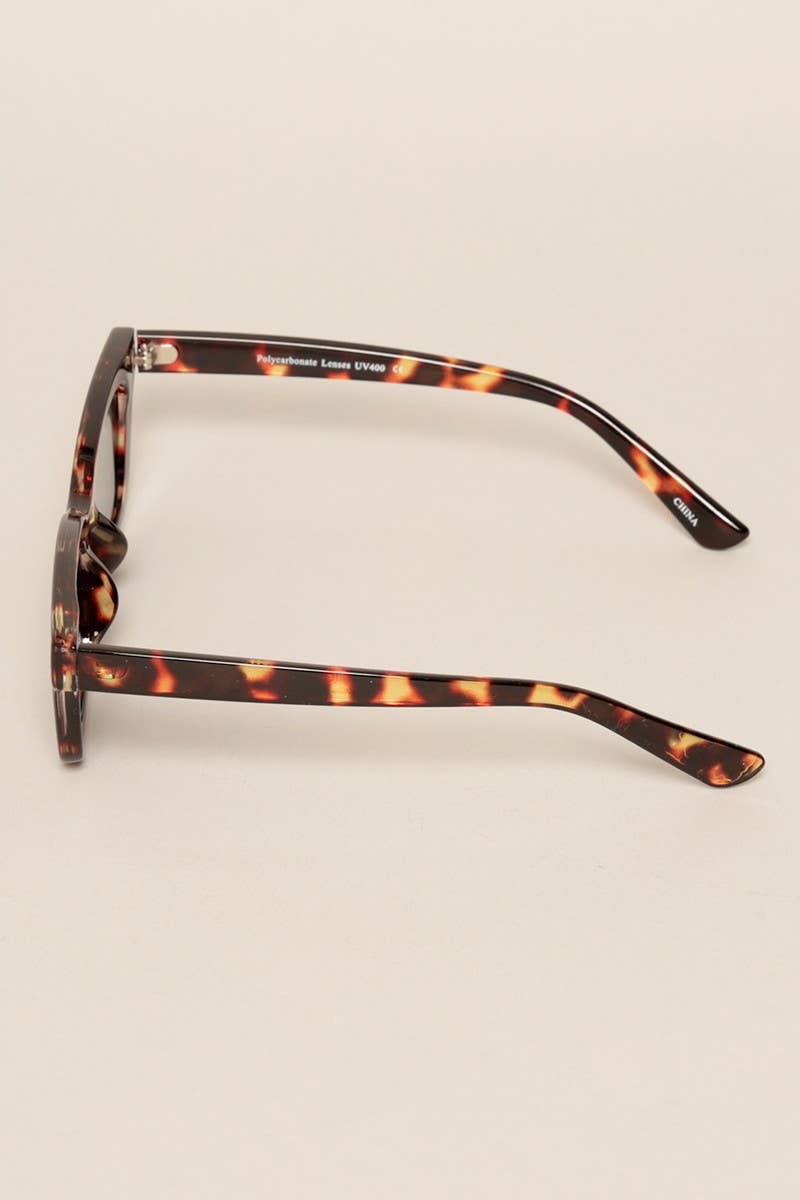 12 BLANDADE FÄRG Solglasögon för kvinnor med rektangulärt bågformat glas för wholesale på Faire7