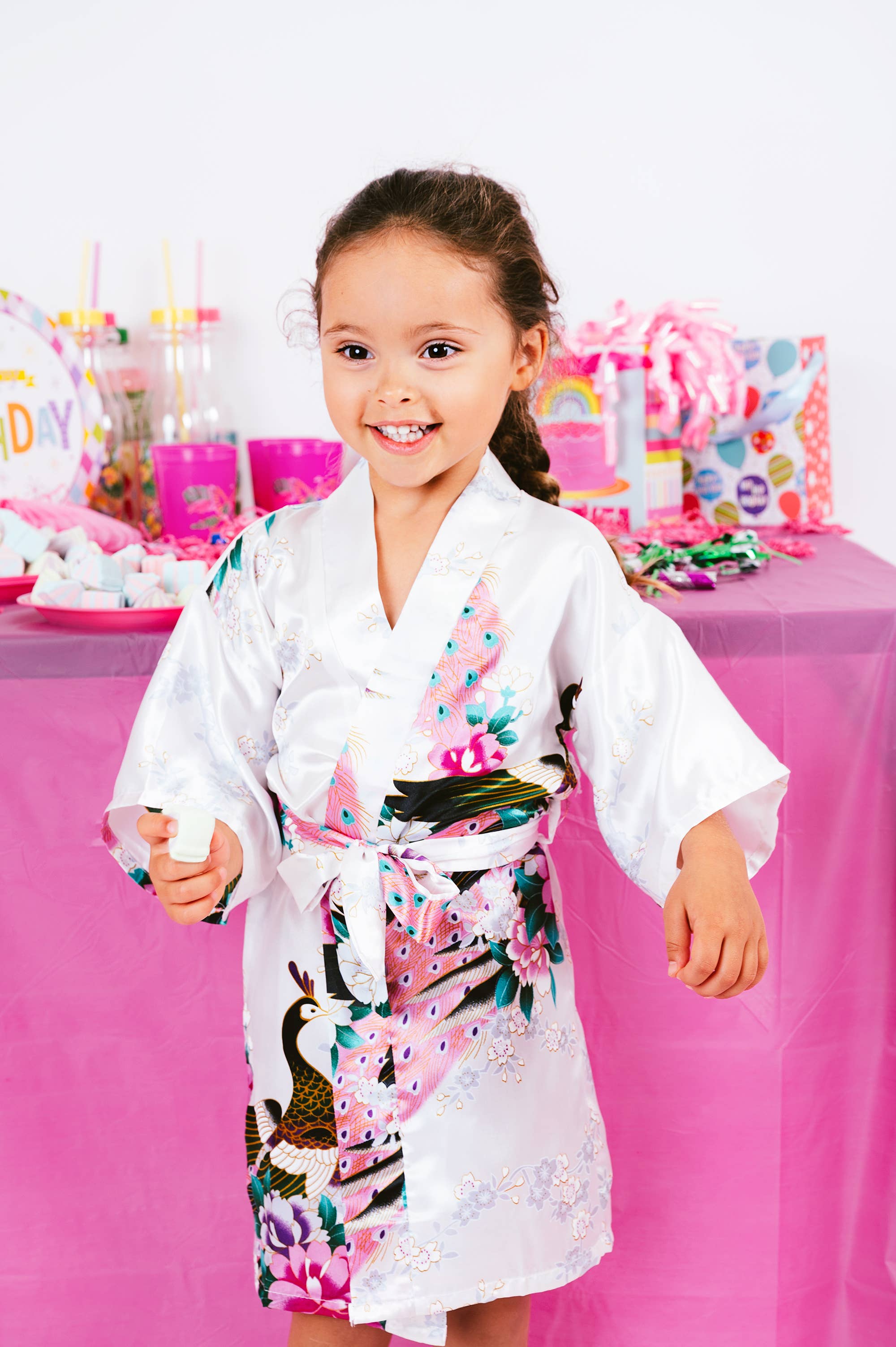 Sisters G Kids – Roupão de banho - Crianças por atacado – Kimonos infantis de cetim com estampa floral e pavão11
