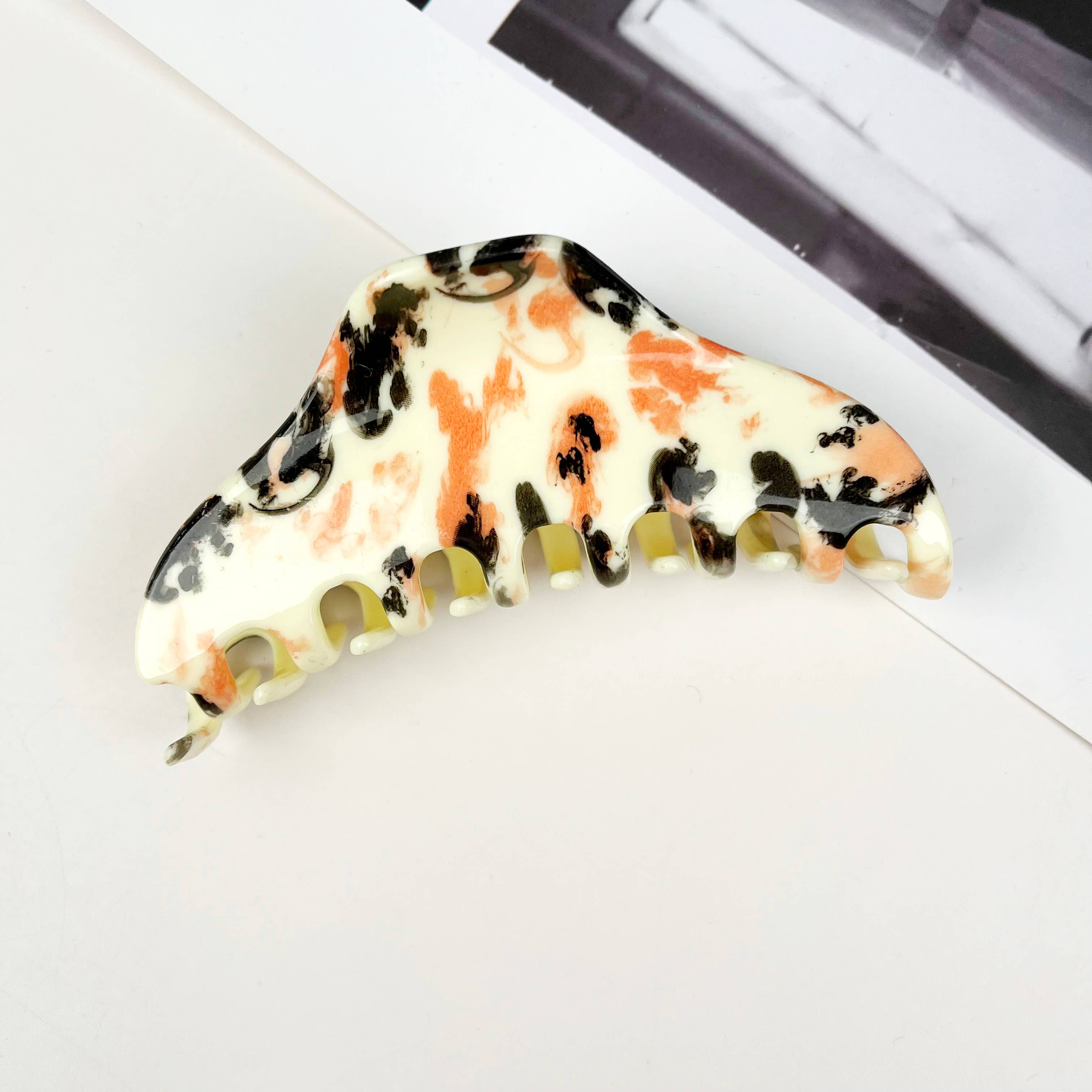 mildstyles - Wholesale Hair Clip - Women's - 4.5" Over Size Triangle Marbled Hair Claw Clips5