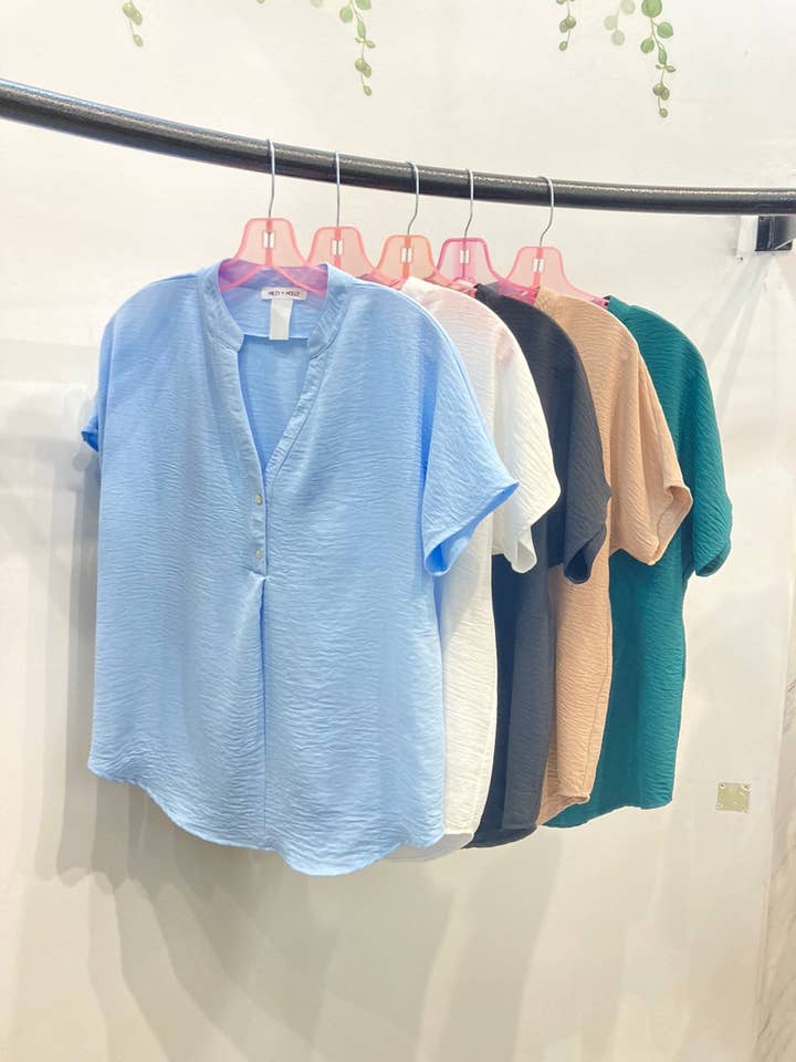 Top de camisa solit botão manga curta Dolman por atacado de MILEY + MOLLY