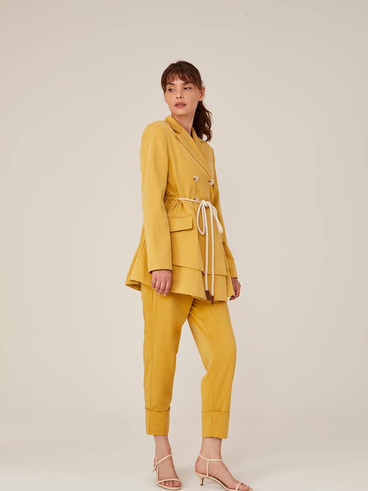 Abito bernese giallo 100% cotone biologico 🌿 per la vendita all'ingrosso da parte di SAARADE