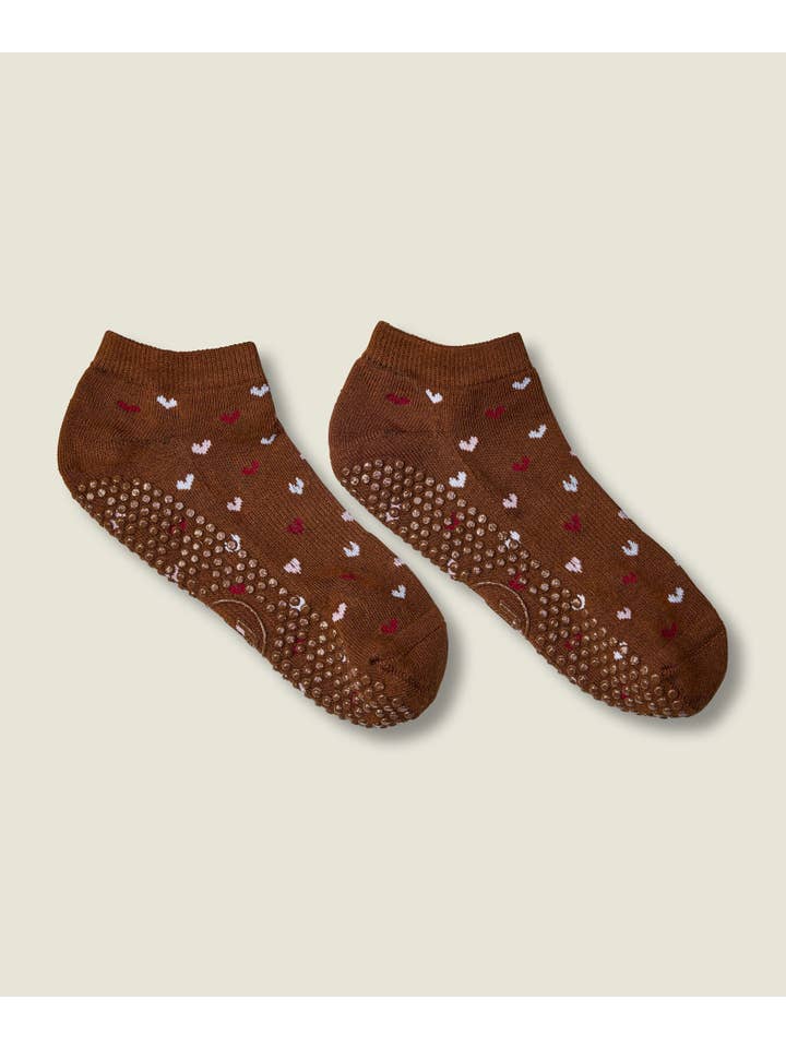 MoveActive - Wholesale Socks - Women's - Classic Low Rise Grip Socks - Hearts Aflutter Brown2