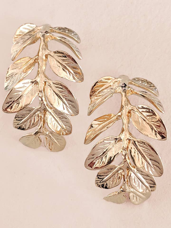 Boucles d'oreilles feuille tombante pour la vente par Nuance Jewelry