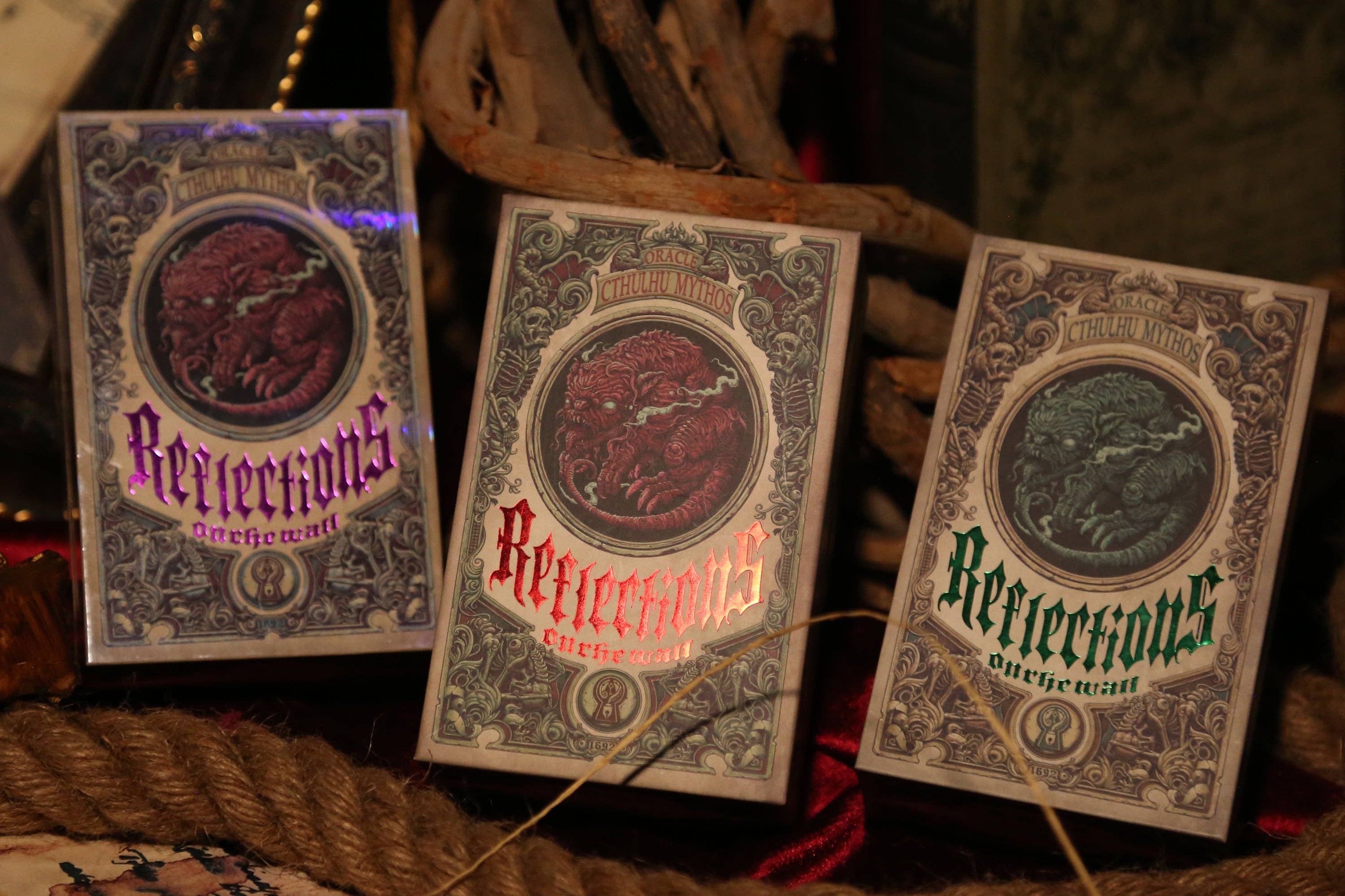 Vermilion Collection - Wholesale Tarot Cards - Reflections on the Wall Cthulhu Mythos Oracle17