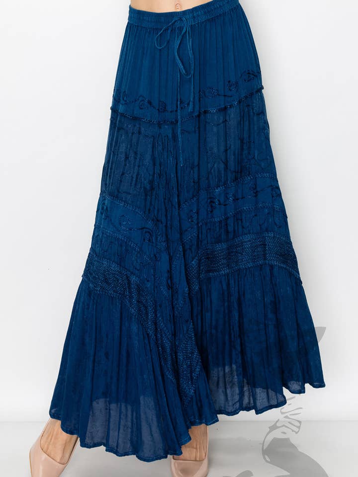 JUST CRUISING - India Casual Designs – Engroshandel Nederdel - Dame – Håndlavet maxinederdel med indviklede broderidetaljer2