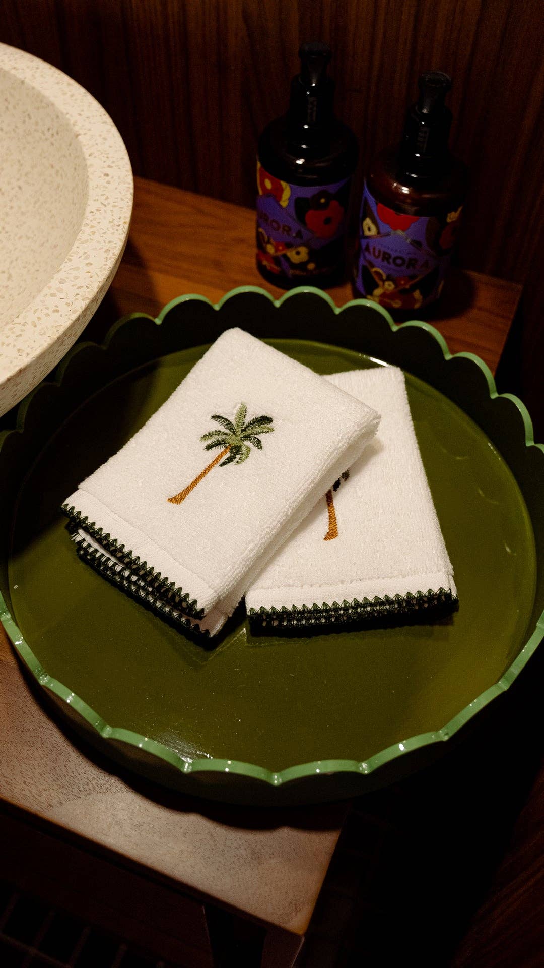 Mariaida Home - Wholesale Hand Towel - Conch Hand Towel with Palm1