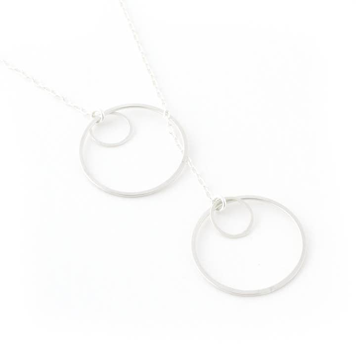 Collier Embrace Lariat pour la vente par Amy Wing Designs