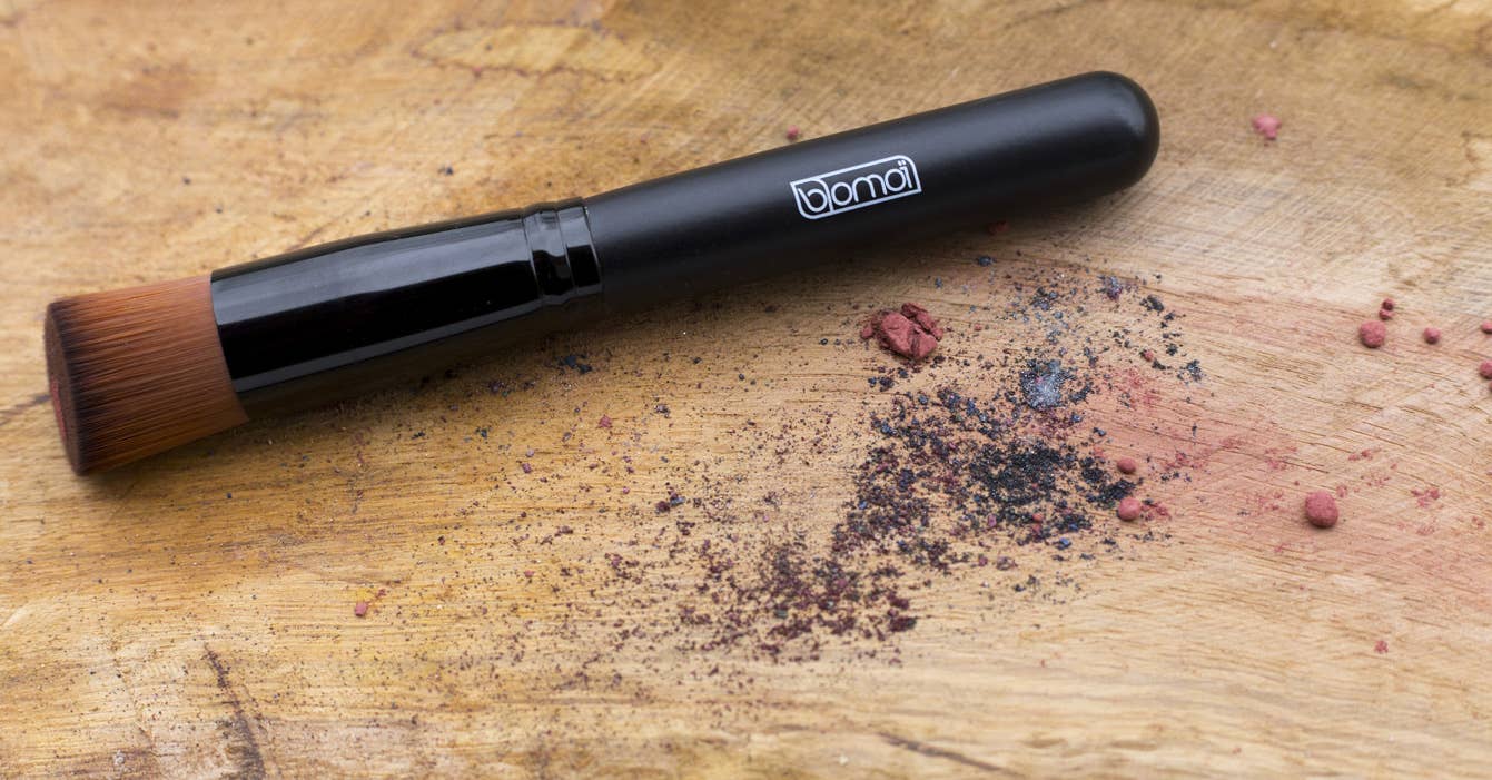 BOMOÏ - Wholesale Cheek/Face Makeup Brush - Vegan MAKE-UP BRUSH2