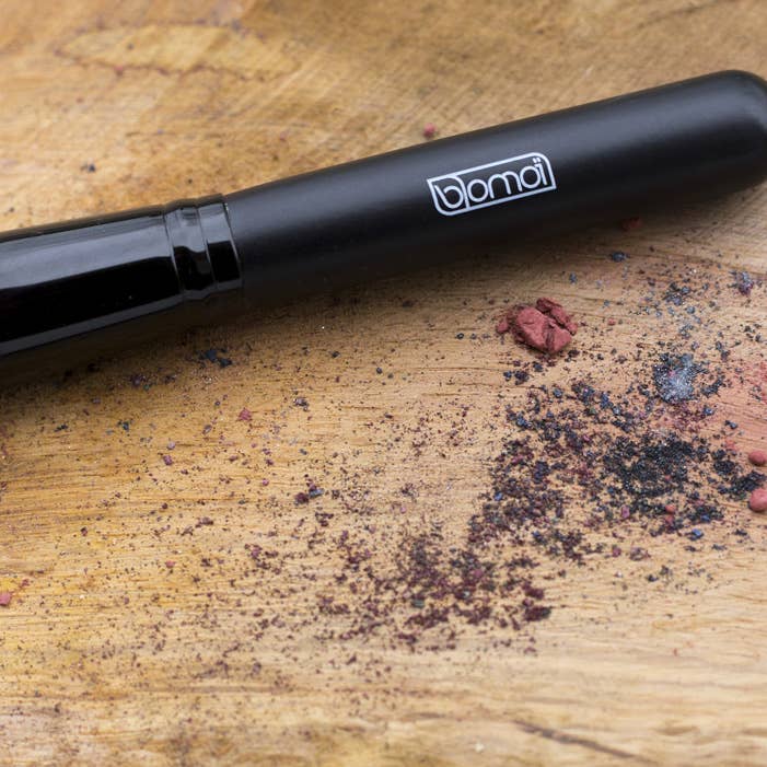 BOMOÏ - Wholesale Cheek/Face Makeup Brush - Vegan MAKE-UP BRUSH2