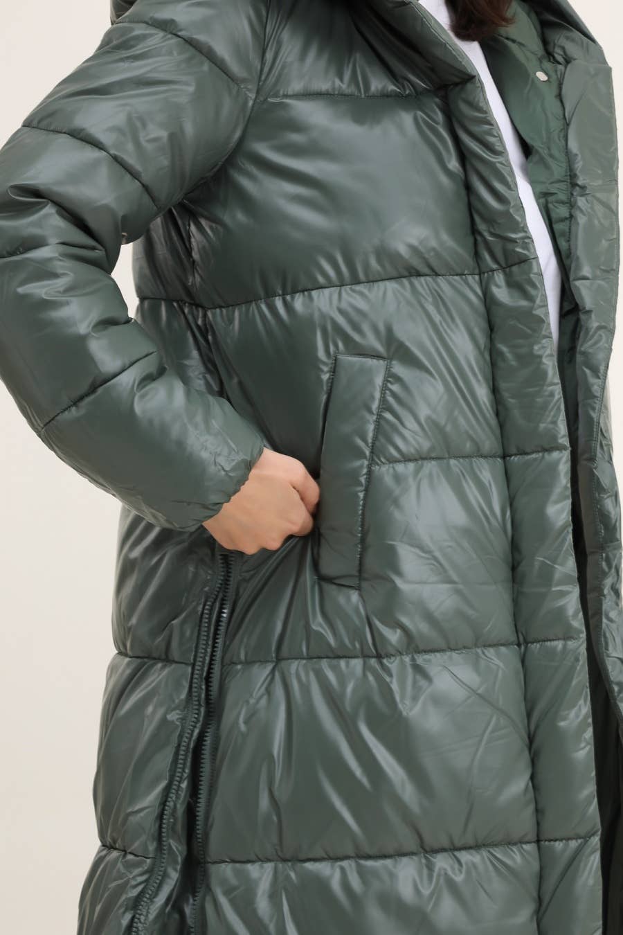 Attrait Paris - Wholesale Puffer Jacket - Women's - Extra long puffer jacket with metallic hood9