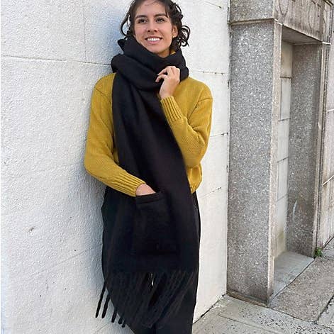 Sprigs – Großhandel Schal – Damen – Extra langer Fransenschal mit Tasche1