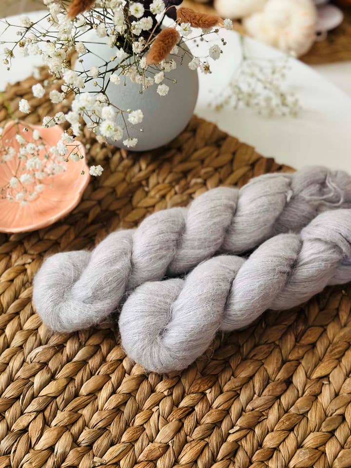 Udu Garn - Norsu Licht für den Großhandel von laurelknits