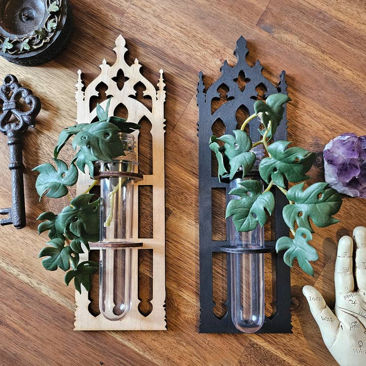 Vase de propagation à flèche gothique pour la vente par Yiska Designs