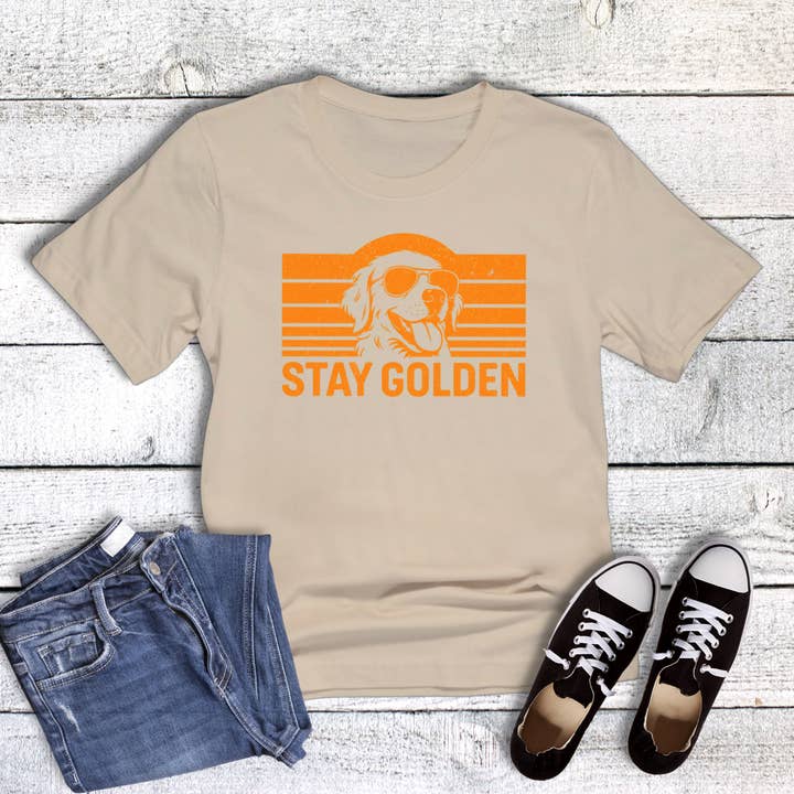 T-shirt graphique drôle pour animaux de compagnie "Stay Golden" pour la vente par The Way Down South