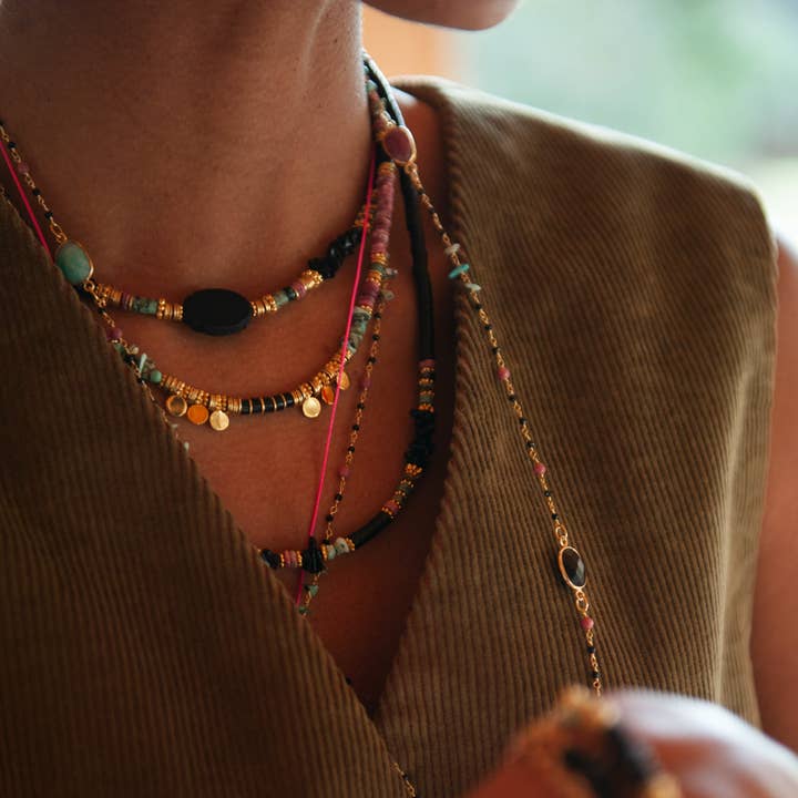 L'Atelier des Dames - Wholesale Beaded/Pearl Necklace - Heishi medallion necklace - ELSA1