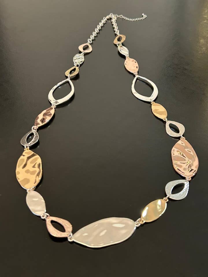 Modern Art Oval variations 3 Color Necklace for wholesale by D LINE