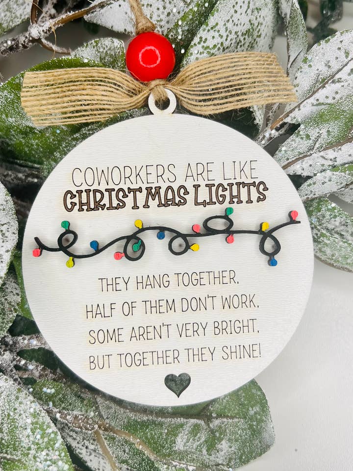 Ornamento da collega per la vendita all'ingrosso da parte di The Rustic Rose, LLC