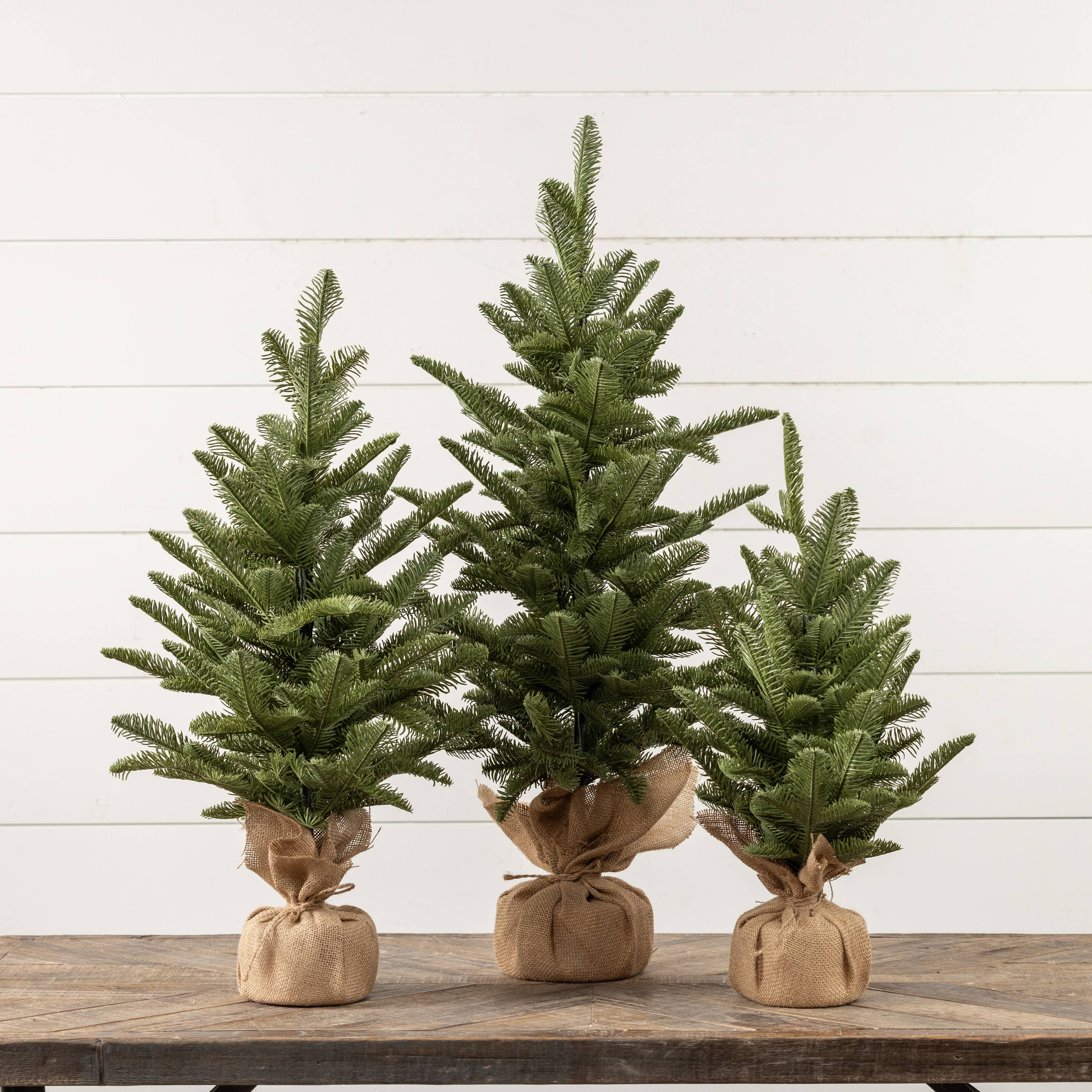 Ragon House - Vendita all'ingrosso Alberi di Natale finti - Albero di pino da 20" con base in juta legata2