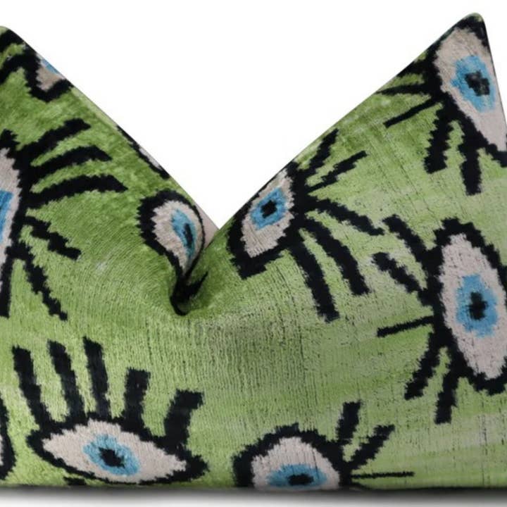 Handgefertigtes Samtkissen 16x24 mit Dauneneinlage Grau Grün für den Großhandel von Canvello