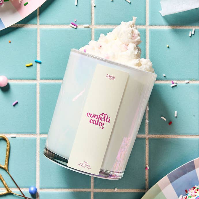 Francis and Meyer Candle Co. - Wholesale Novelty Candle - The Confetti Cake Candle0