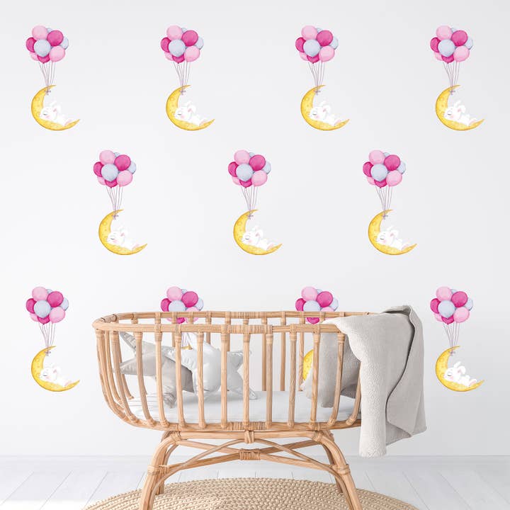 Adorable mini lapin sur lune flottant avec des ballons roses, autocollants muraux réutilisables pour chambre d'enfant, décoration murale pour chambre d'enfant pour la vente par Hello Beautiful Designs