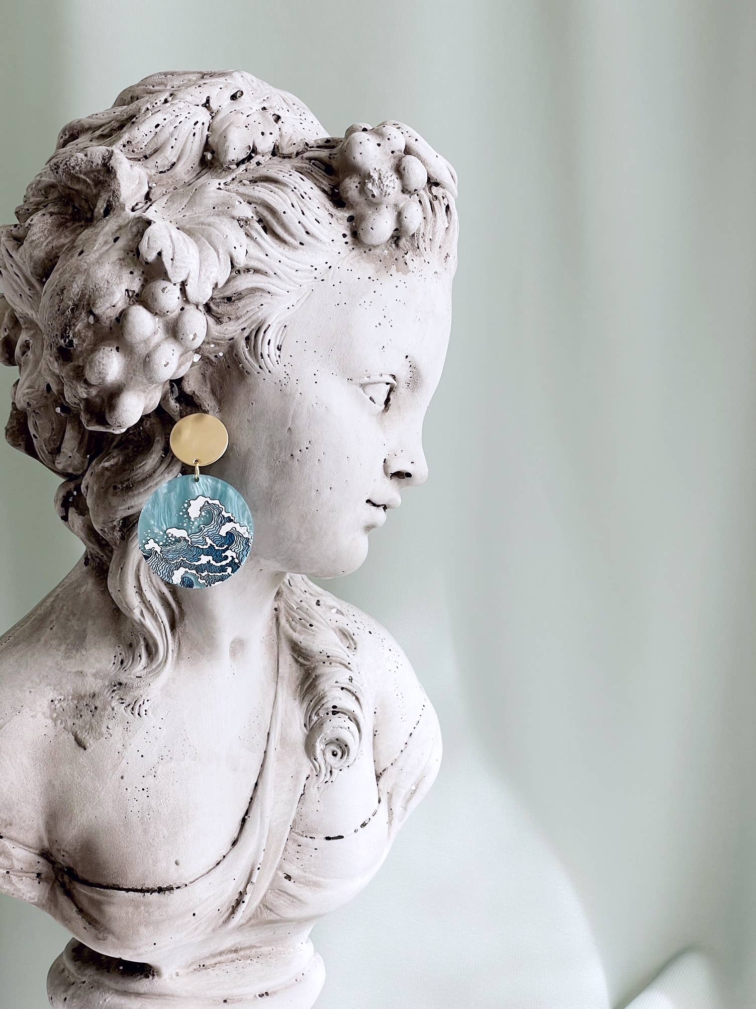 Pearl and Ivy Studio - Venta al por mayor Pendientes colgantes - Pendientes Beachy Boho, pendientes acrílicos llamativos - Ocean Wave3