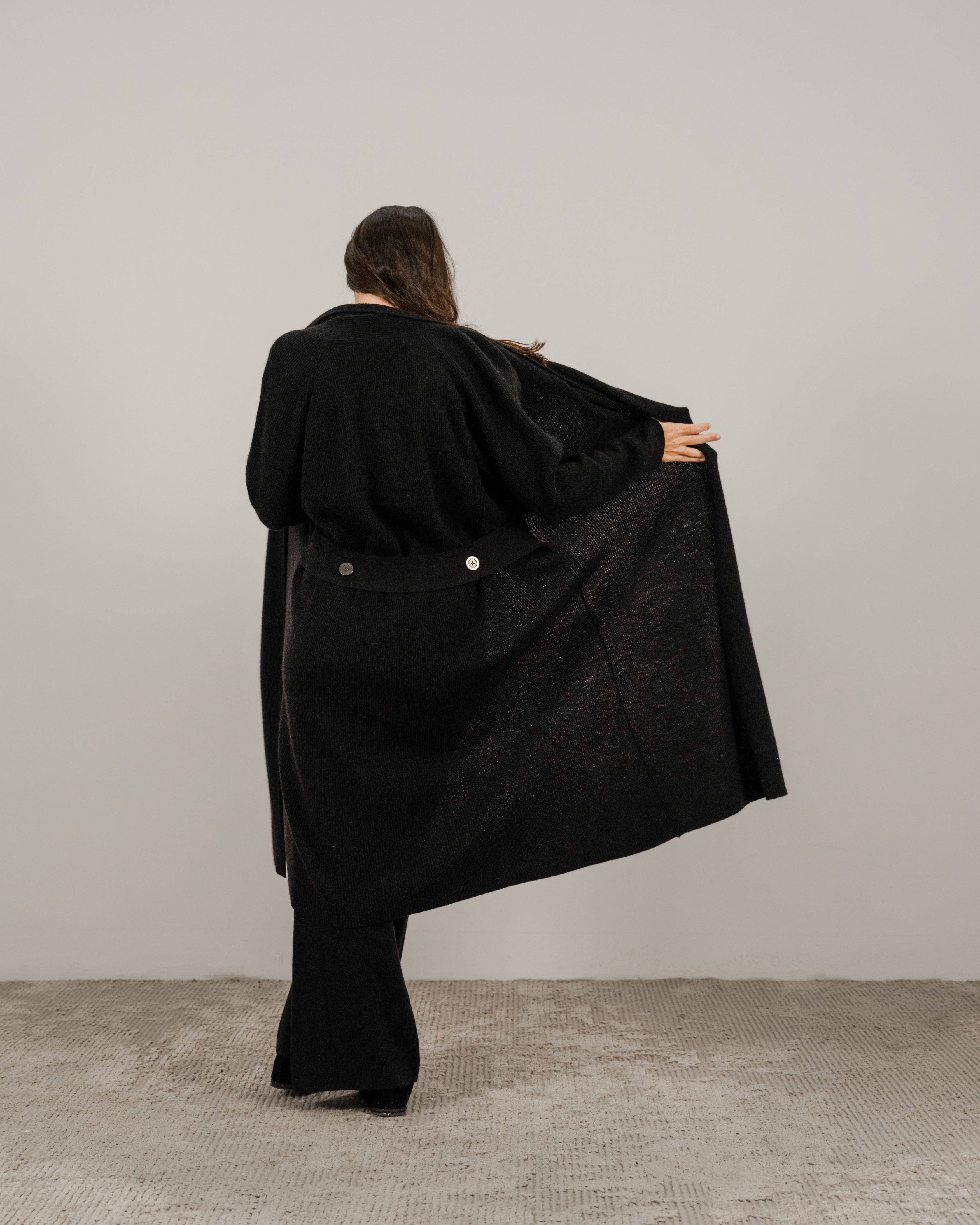 Lèmme – Großhandel Strickjacke – Damen – Maxi-Cardigan mit Schalkragen aus Kaschmirmischung17