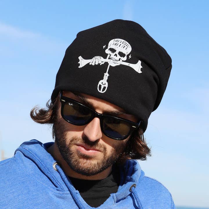 417H Beanie In Black - stampa a tema kitesurfer, Beanie Hats per la vendita all'ingrosso da parte di Purple Sardine