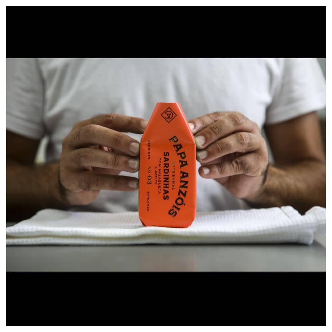 Conserveira do Arade - Vente Poissons en conserve - Sardines au piment et à l'huile d'olive (Papa Anzóis)2