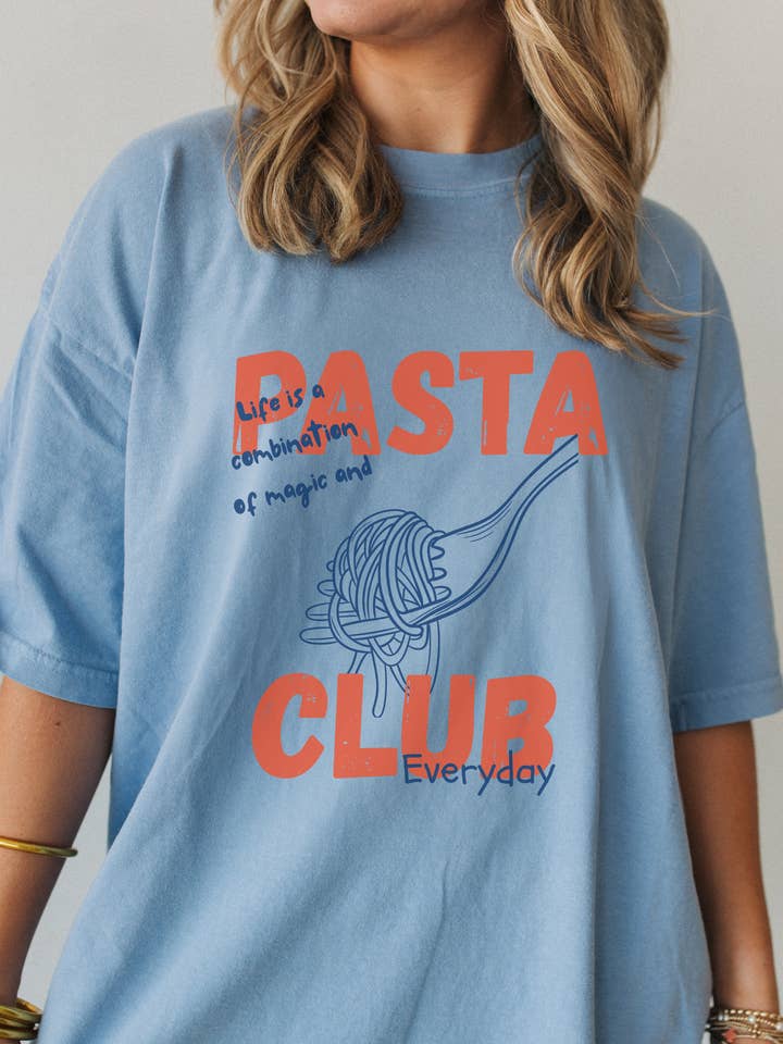Pasta Klub Hverdag | Comfort Colors Unisex T-shirt for engroshandel hos Rules of Positivity