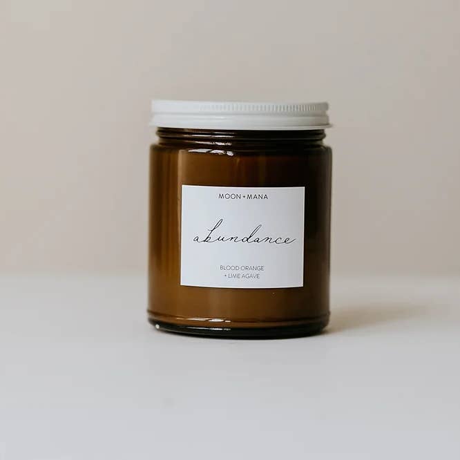Candela Abundance 9oz | Arancia rossa, lime + agave per la vendita all'ingrosso da parte di Moon + Mana