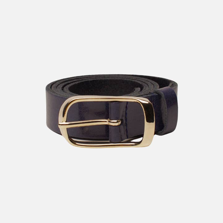 Amsterdam Heritage Leather Belts, Bags, Jackets & Apparel - Wholesale Belt - Women's - Lasse | Gold Buckle Skinny Classic Design Leather Belt Women14