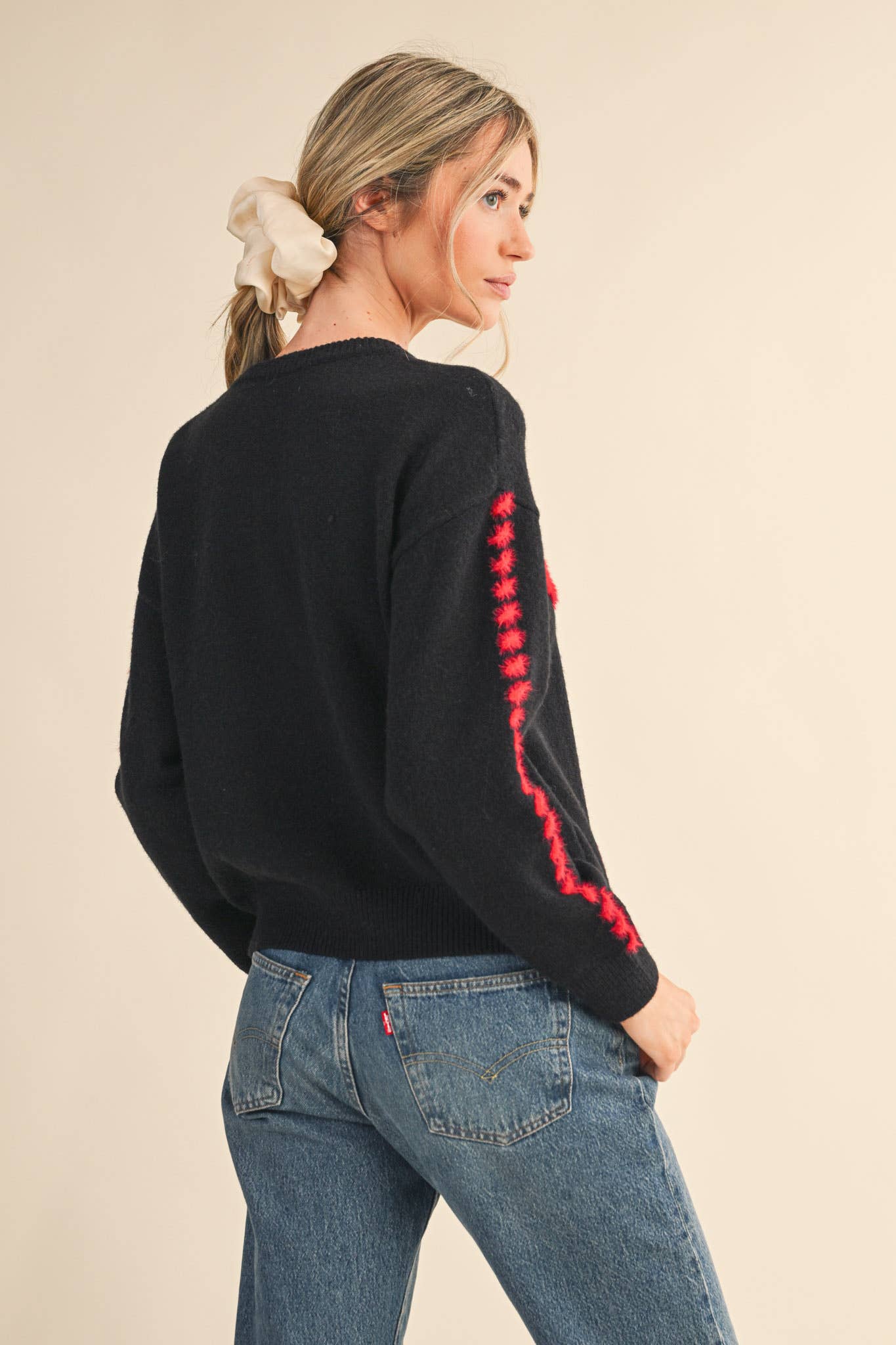 &MERCI - Wholesale Knit Sweater - Women's - FUZZY HEART KNIT SWEATER WITH WHIP STITCH MSW109906