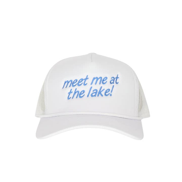 Casquette Trucker Brodée en Mousse "Meet Me At The Lake" pour la vente par Stitch Your Style
