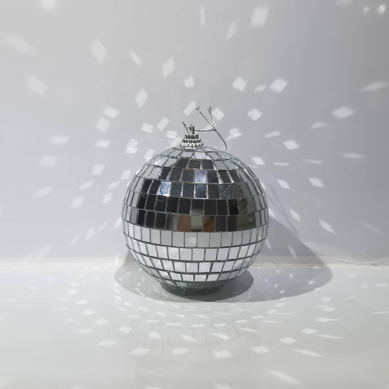 Opjet Paris – wholesale Decorative tabletop object – Disco ball D10cm1