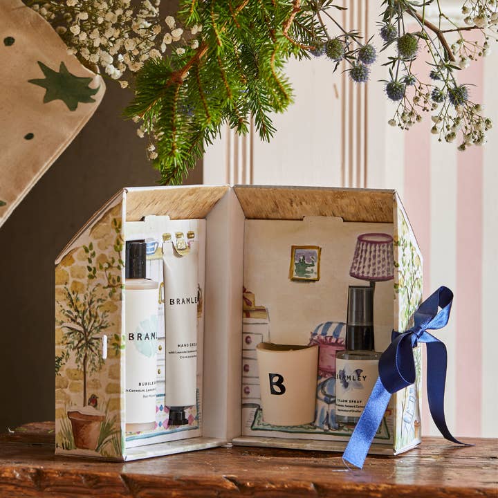 BRAMLEY - Wholesale Bath & Body Set - Christmas Cottage | Gift | Relax | Luxury | Natural Beauty1