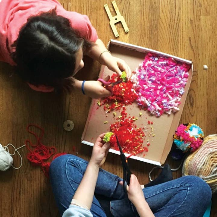 Loome - Wholesale DIY craft kit - 5-IN-1 Pom Pom Maker - Robot Model3