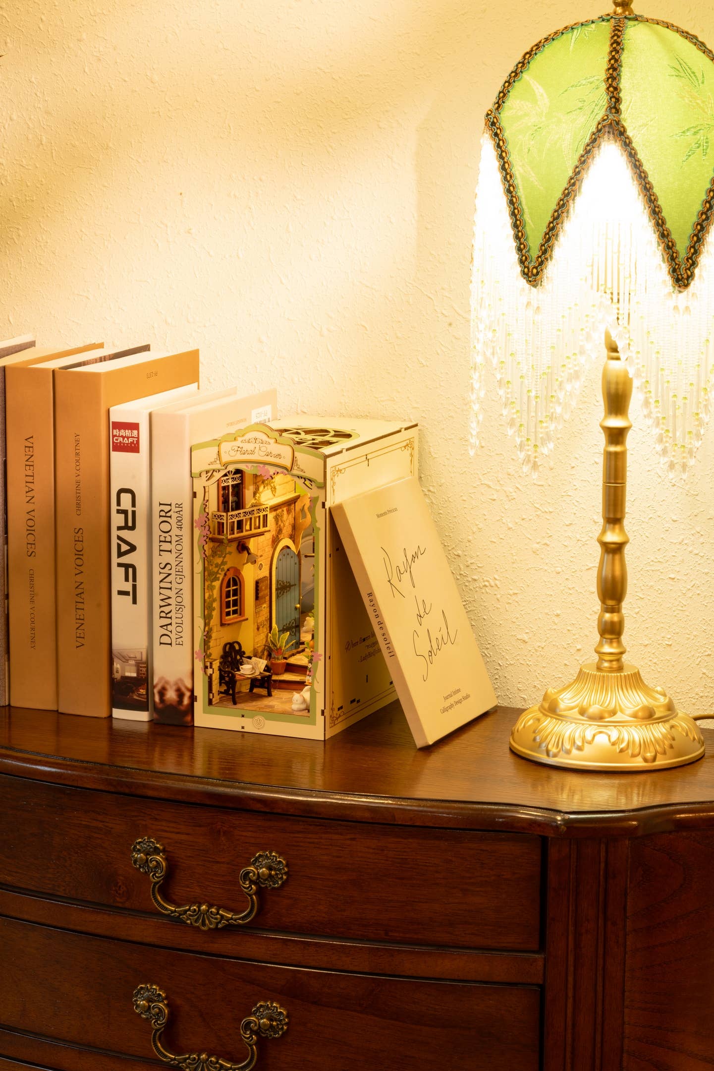 Hands Craft - Wholesale Puzzle - Kids - DIY Book Nook Kit: Floral Corner with Dust Cover12