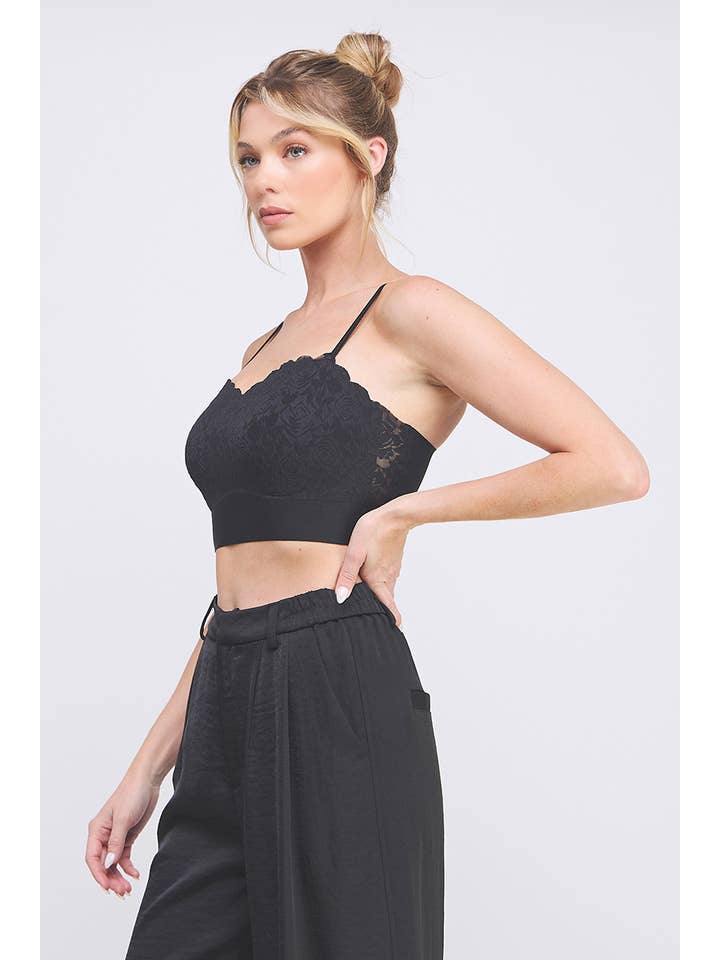 Allie Rose – Großhandel Bralette – Damen – Rosafarbener Bralette aus Strick mit Spitze1